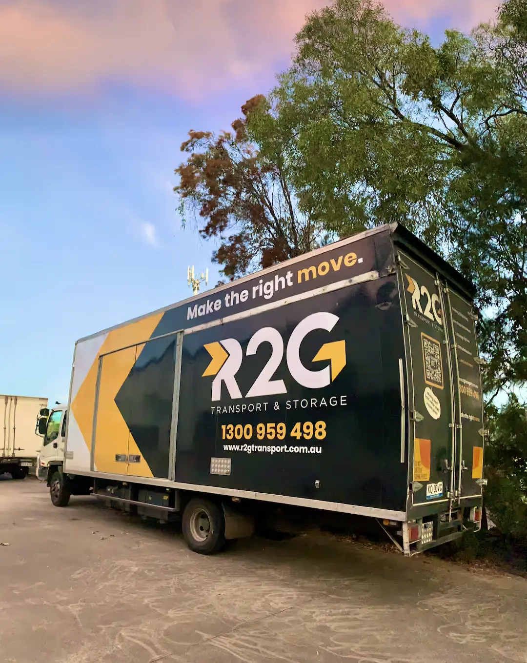 R2G Transport & Storage removal truck Branded R2G Transport & Storage removal truck